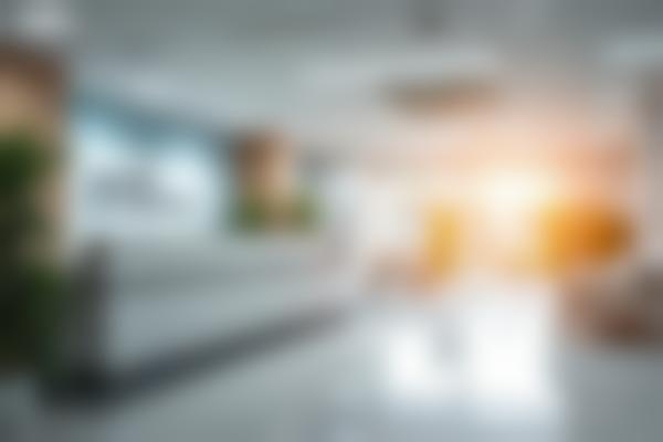 三、医生团队：十年经验医师坐诊