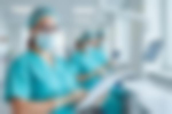 成都百合口腔门诊部正规吗？种植牙/牙齿矫正价格表及医生团队公开