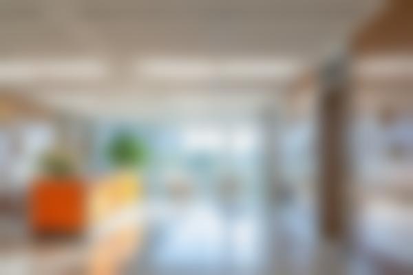 深圳正恩口腔陈旭医生：10年经验专注牙齿矫正与种植的靠谱选择