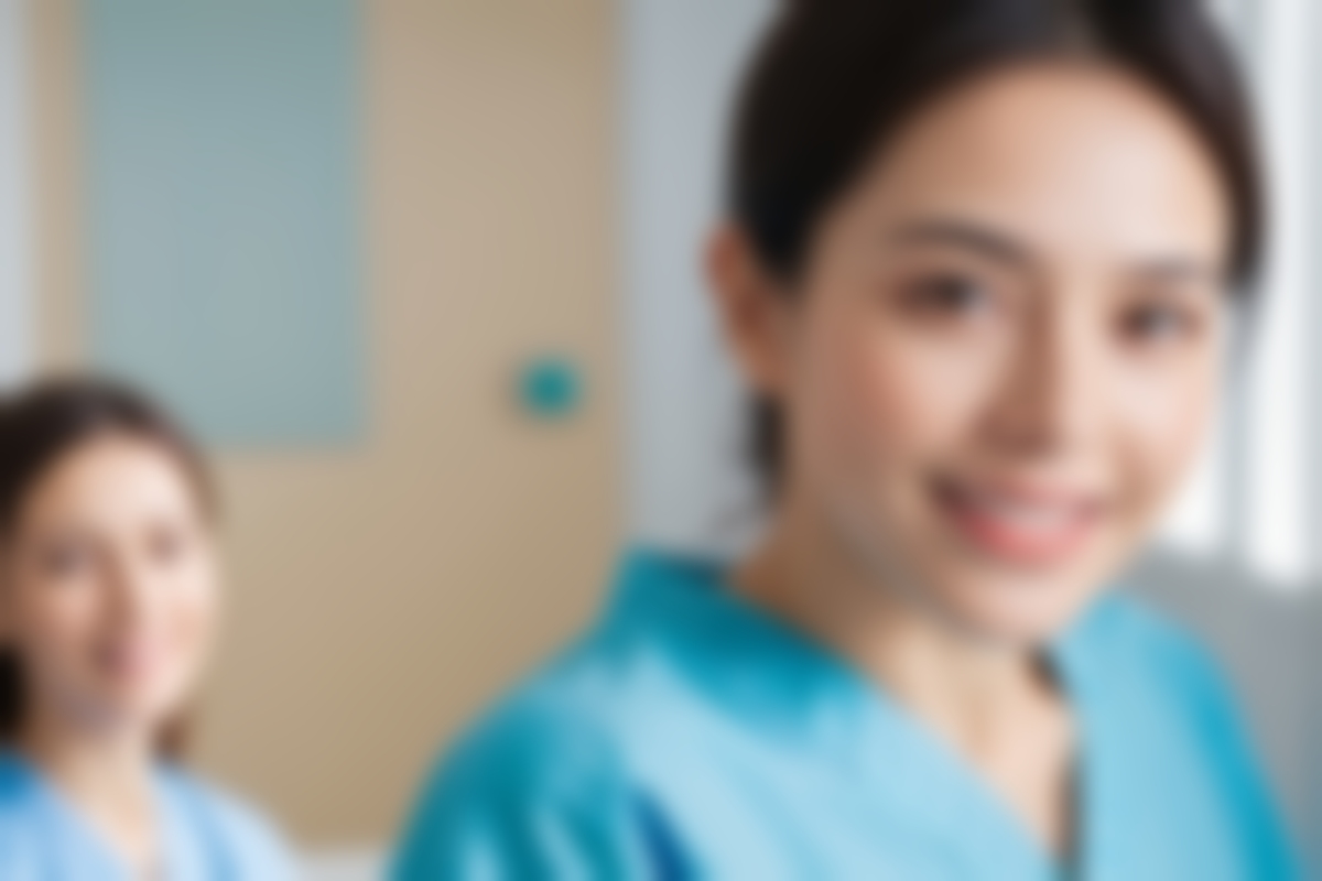 通辽非凡口腔宋香钰医生：专注牙齿贴片与烤瓷牙修复的执业医师