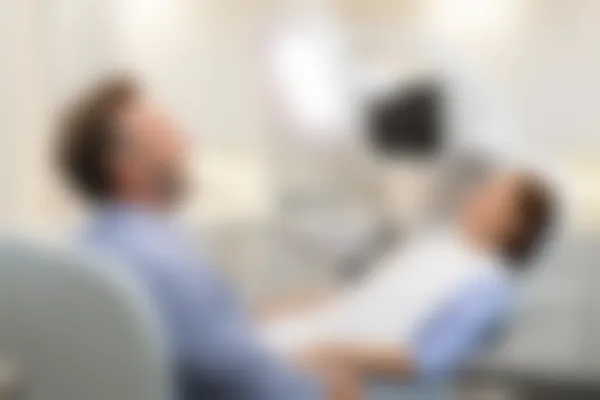 重庆拜博口腔医院具体位置及预约指南，了解渝中区种植牙价格和推荐医院信息