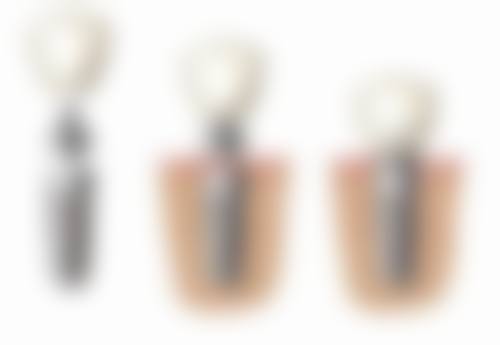 种植牙齿和补牙哪个好点？需结合缺损程度、牙周状况等评估，专业建议助你选对方案！ 