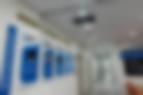 安装烤瓷牙，感受成效