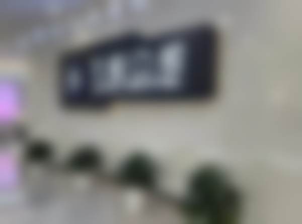 珠海六和口腔医院全瓷牙贴面套餐（美学瓷贴面1颗）975元起，售后保障，5.9折新客特惠！ 