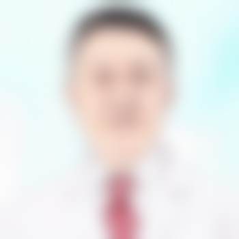 深圳美莱口腔门诊部黄盛兴个人简历和成就：26年经验、种植牙专家，发表30篇论文参编3本专著 