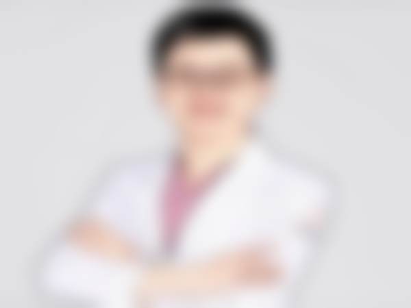 上海市肖求义靠谱吗？资深医生亲测揭秘，看这位口腔专家是否值得托付！